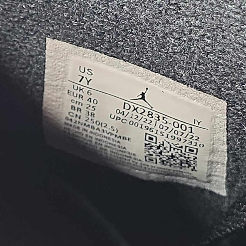 Size 7 (GS) - Jordan 6 Retro Mid Chrome - Picture 7 of 8